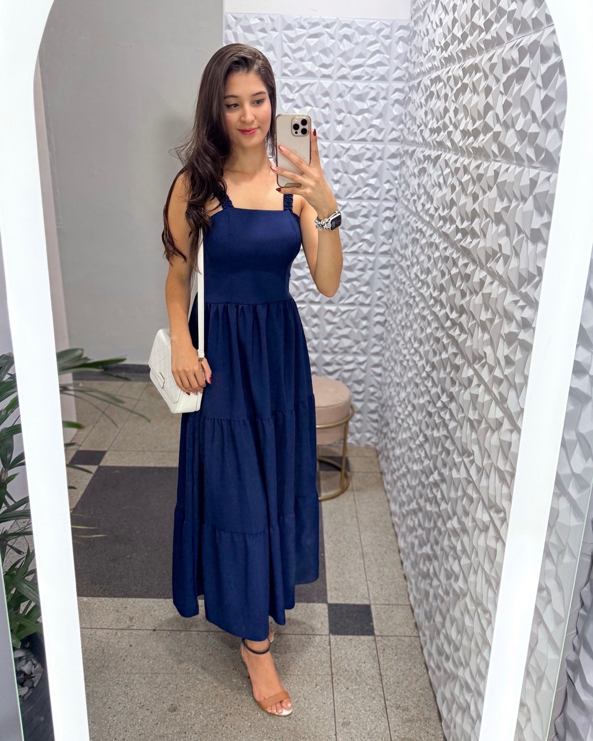 Vestido Mídi com Babados