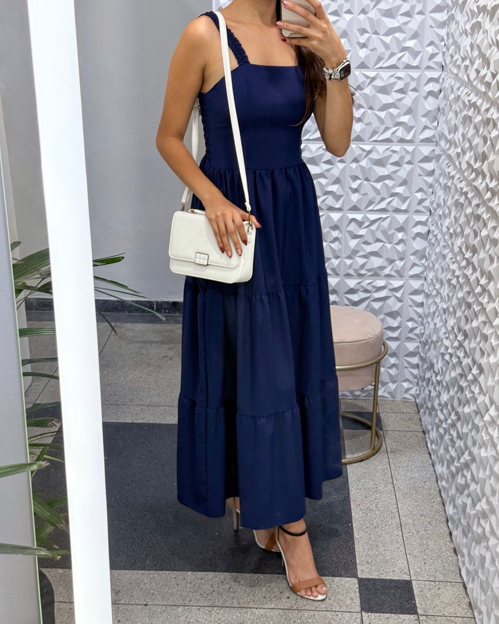 Vestido Mídi com Babados