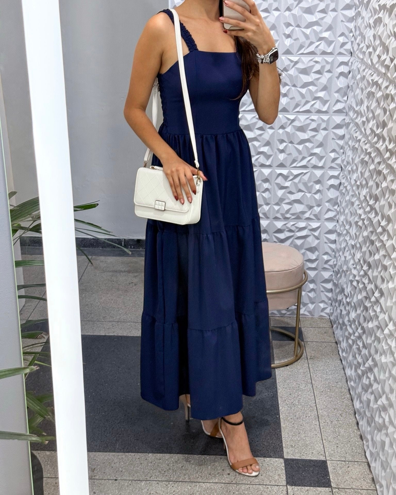 Vestido Mídi com Babados
