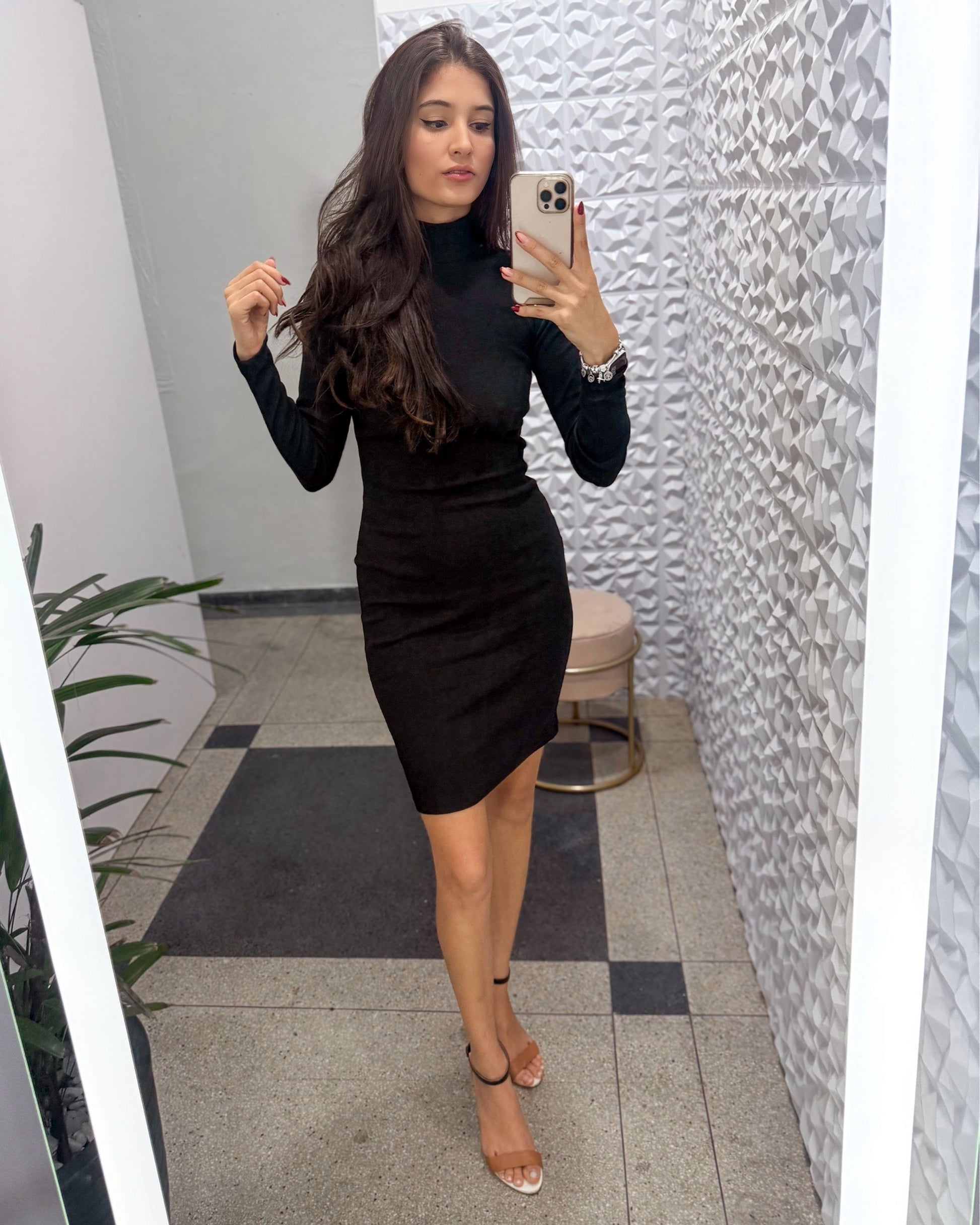 Vestido Curto Ribana com Manga e Gola