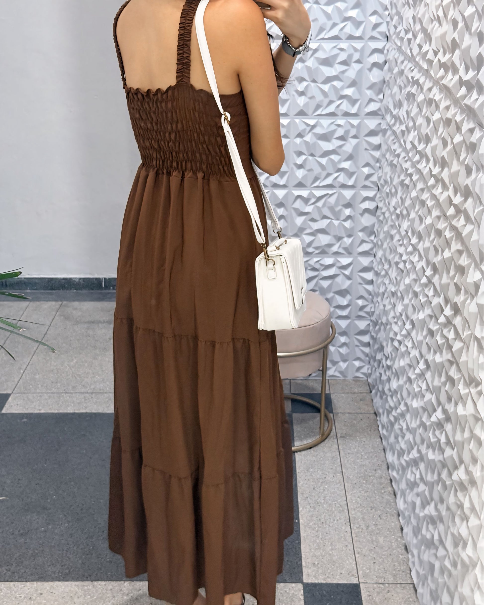 Vestido Mídi com Babados